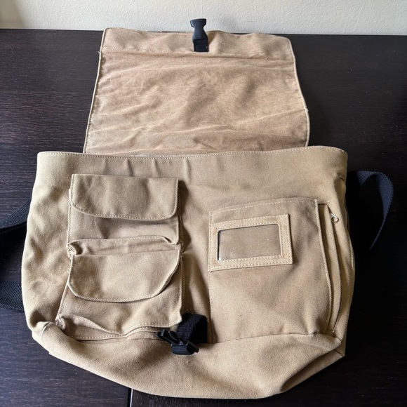 Lynyrd Skynyrd Leonard Skinard cream, Mesenger side body bag - Picture 7 of 13